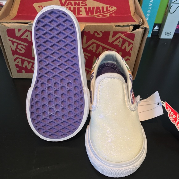 Vans classic slip on (Sparkle 🔥) size 4 (Toddler) HOST PICK 🤩 - Picture 3 of 7